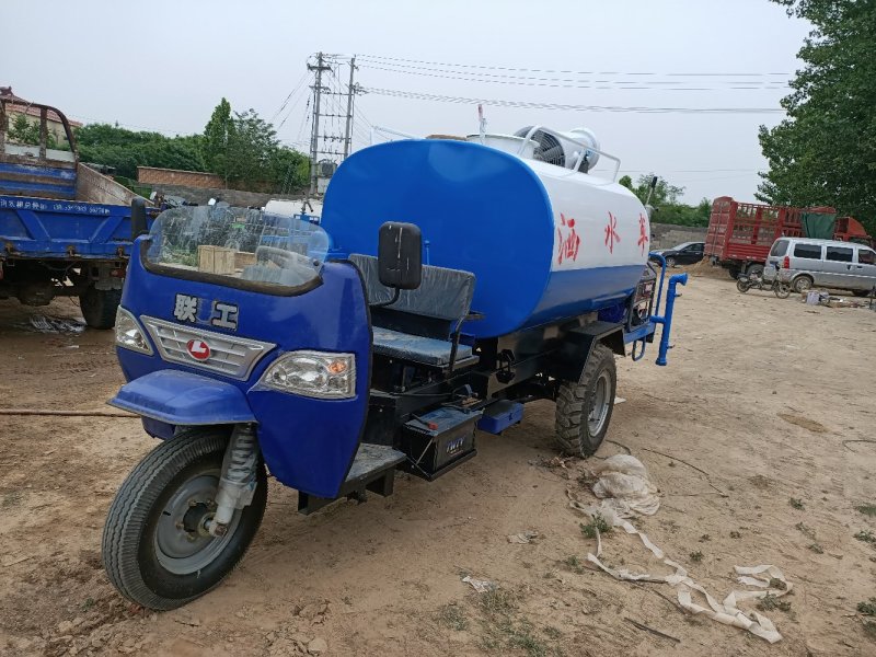 洒水车，三轮洒水车，二手洒水车，3方至15方洒水