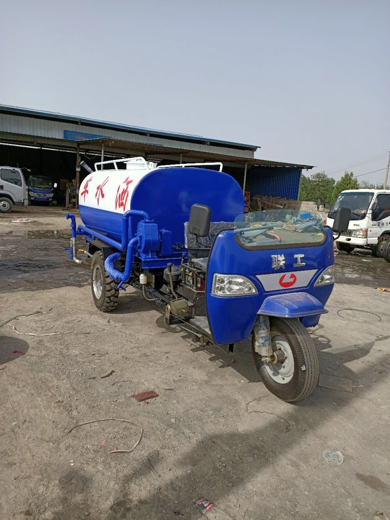 洒水车，三轮洒水车，二手洒水车，3方至15方洒水