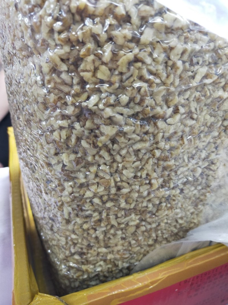 四路碎核桃仁～仁白无杂质！香脆可口！餐饮行业食品加工使用