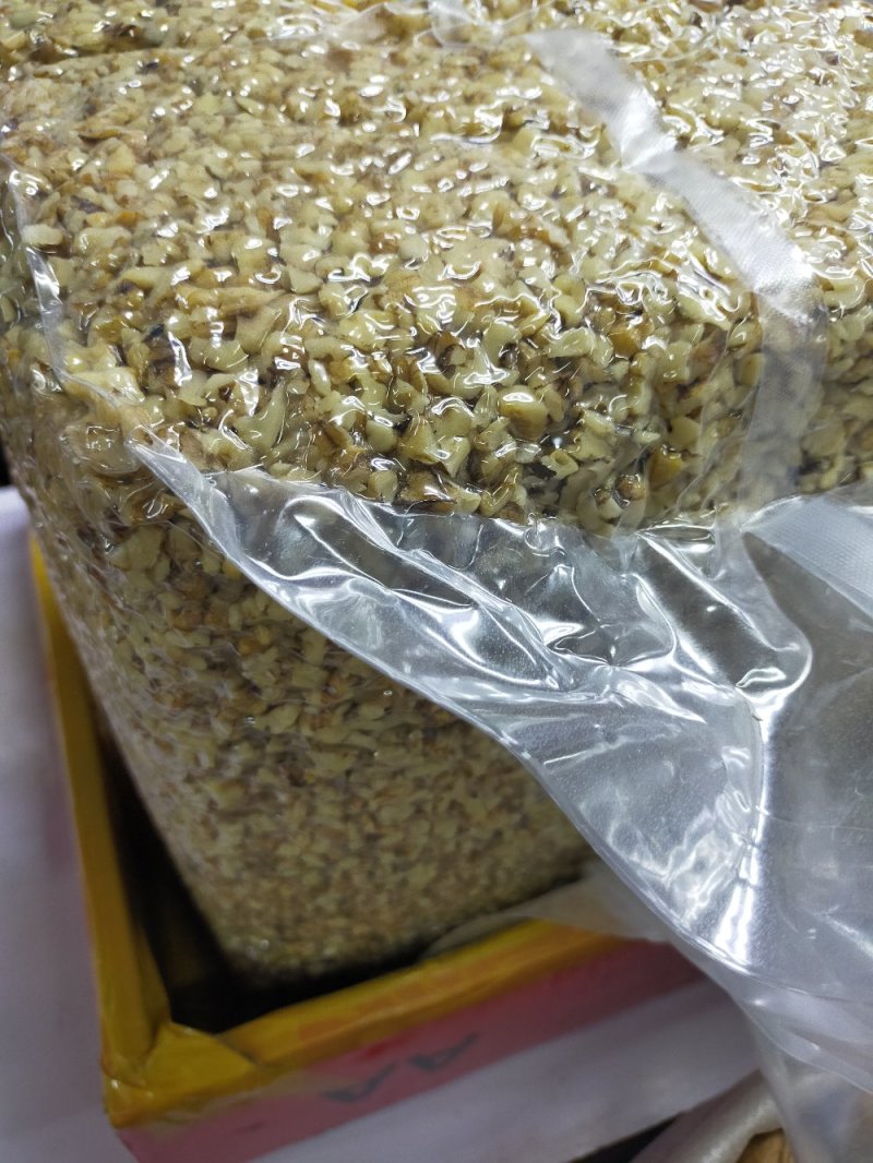 四路碎核桃仁～仁白无杂质！香脆可口！餐饮行业食品加工使用