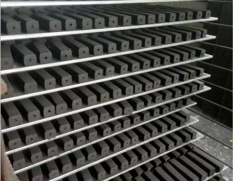 烧烤炭批发纯竹粉型炭机制炭烧烤中温竹炭烧烤碳厂家直销