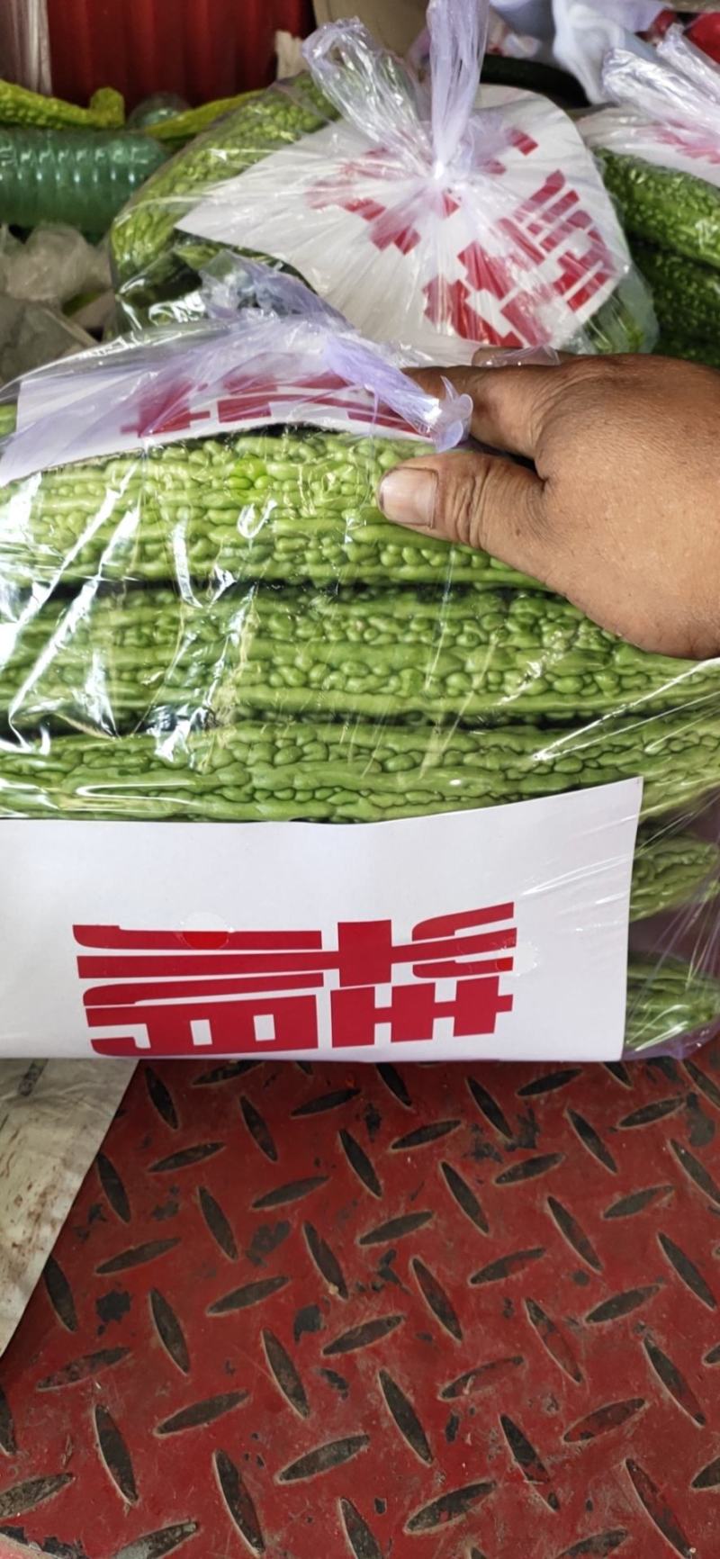 苦瓜精品大量上市商超走市场加工厂日供5万斤，，，