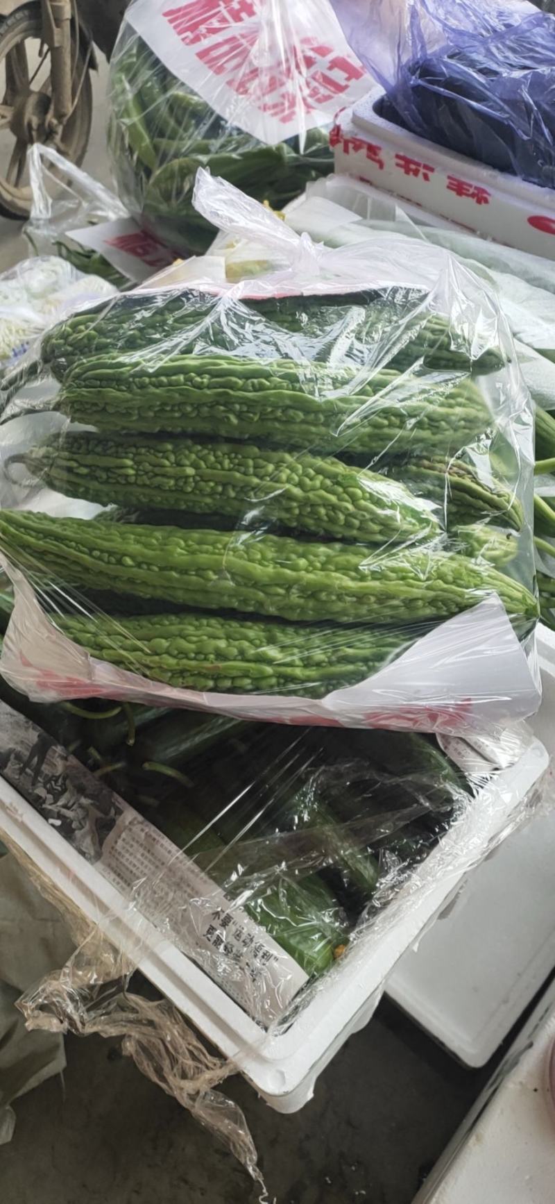 苦瓜精品大量上市商超走市场加工厂日供5万斤，，，