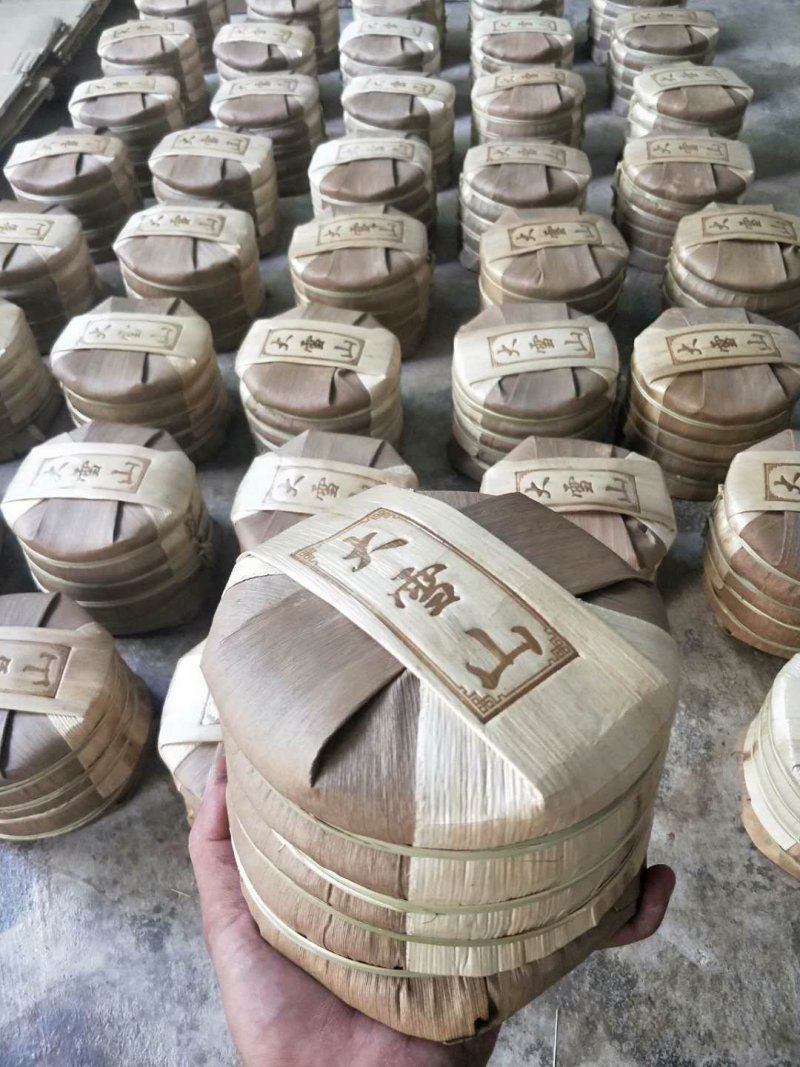 2020年头春，大雪山古树普洱生茶，250/饼
