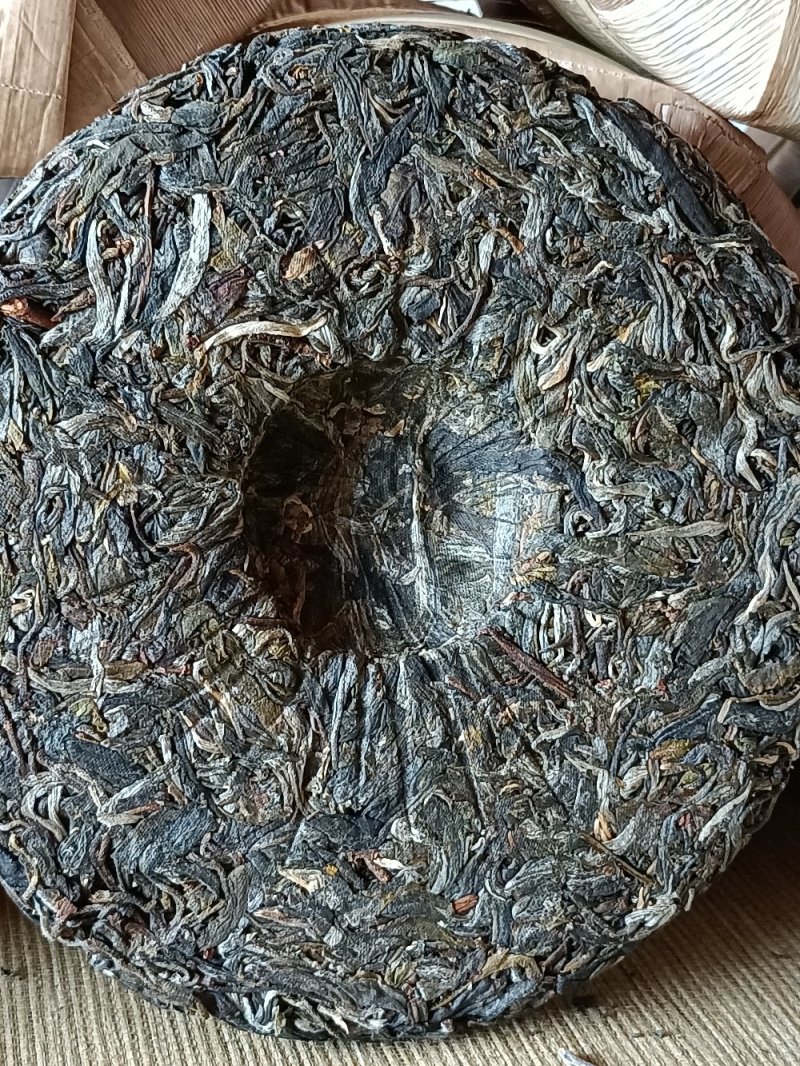 2020年头春，大雪山古树普洱生茶，250/饼