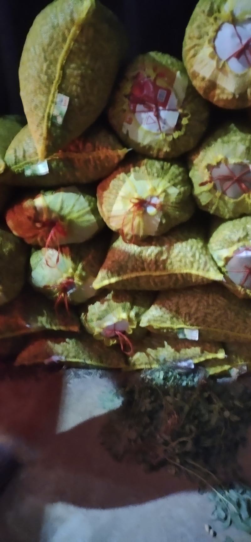 四粒红鲜花生，小白沙，鲁花，产地大量供应，超市，电商