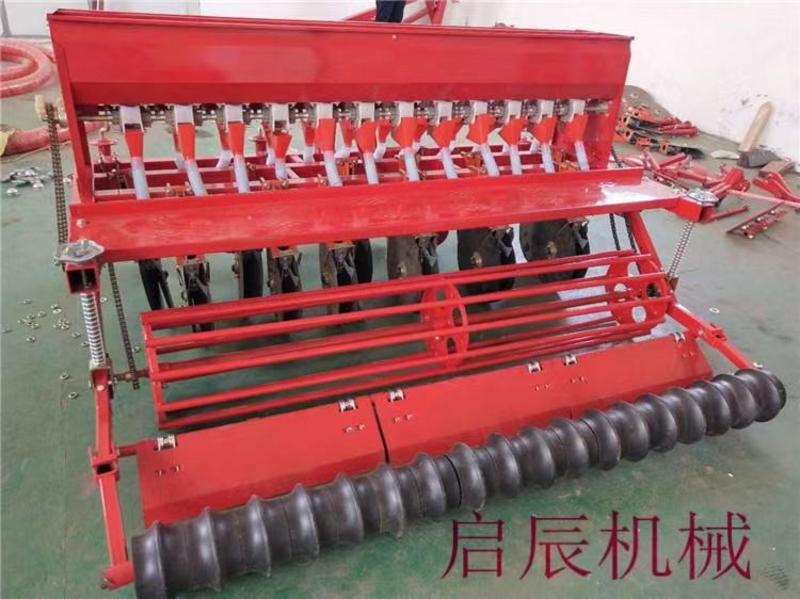 2020新款小麦施肥播种机四轮拖拉机带多功能小麦播种机