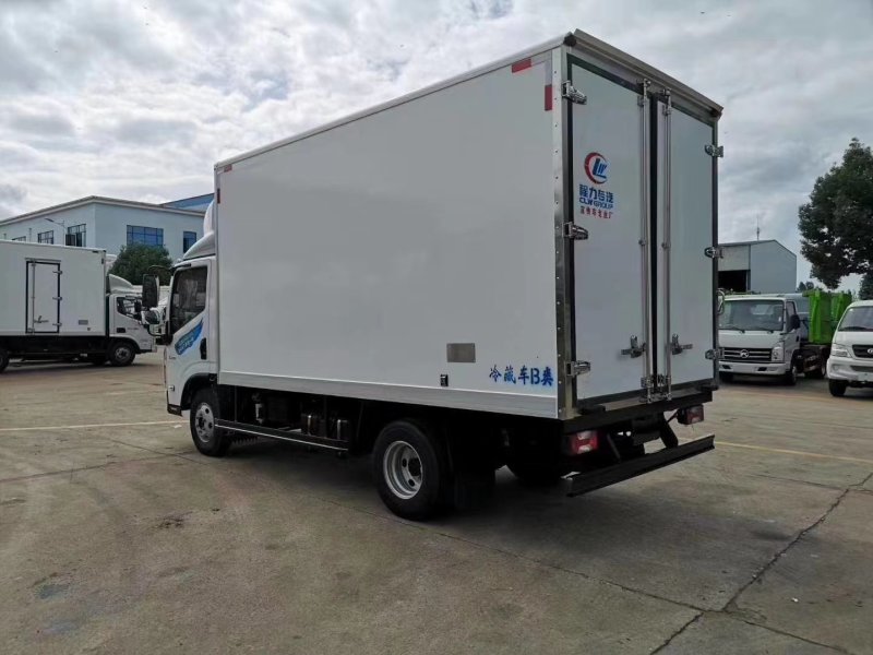 跃进自动挡国六冷藏车