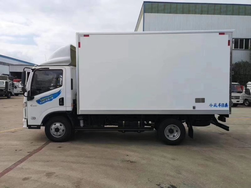 跃进自动挡国六冷藏车