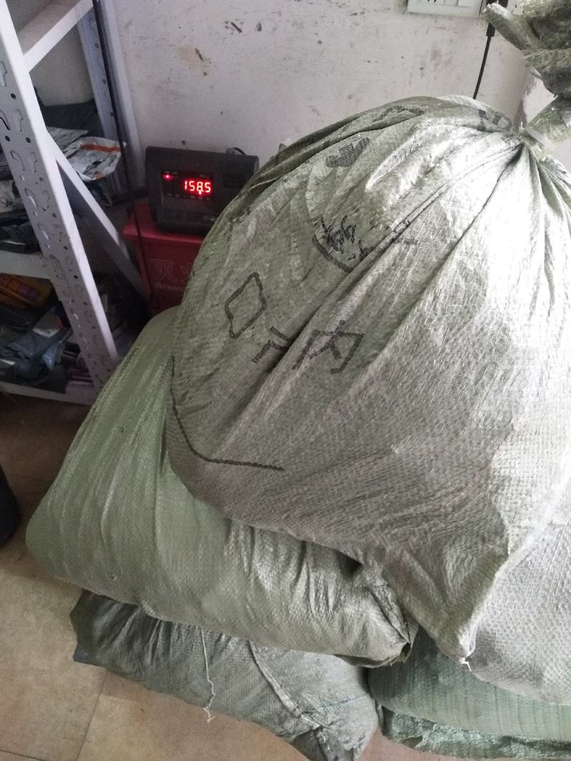 广东本地小叶睇牛仔根，有老板需要的联系我，一手货源