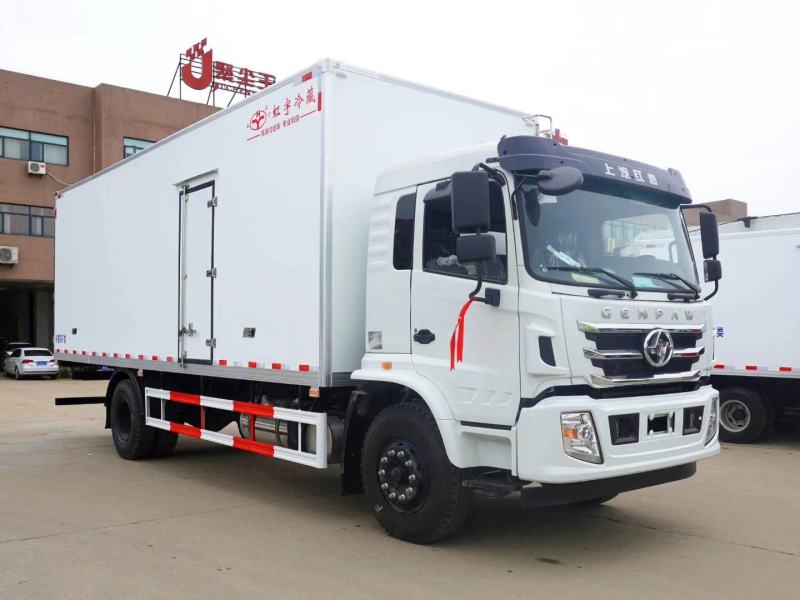 上汽红岩国六排放冷藏车