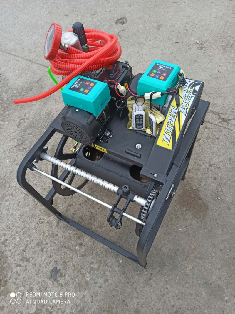 双遥控打药机双电机自动排管打药机电瓶车带的喷药机48v