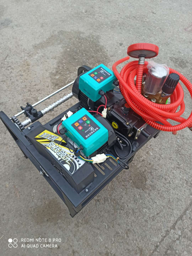 双遥控打药机双电机自动排管打药机电瓶车带的喷药机48v