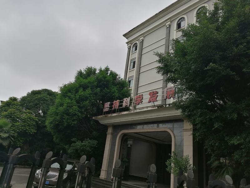 法国伊拉配套系种兔重庆阿兴记伊拉父母代种兔