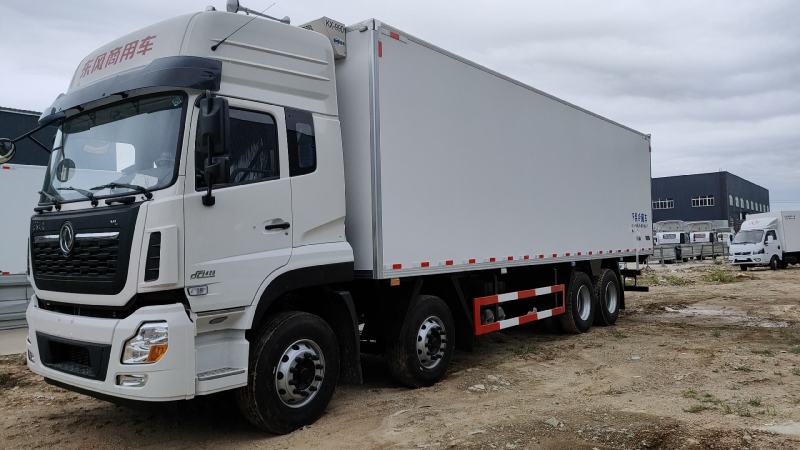 东风天龙前四后八冷藏车
