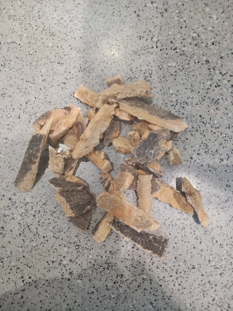 椿皮，椿树皮个，片都有，质量保证！