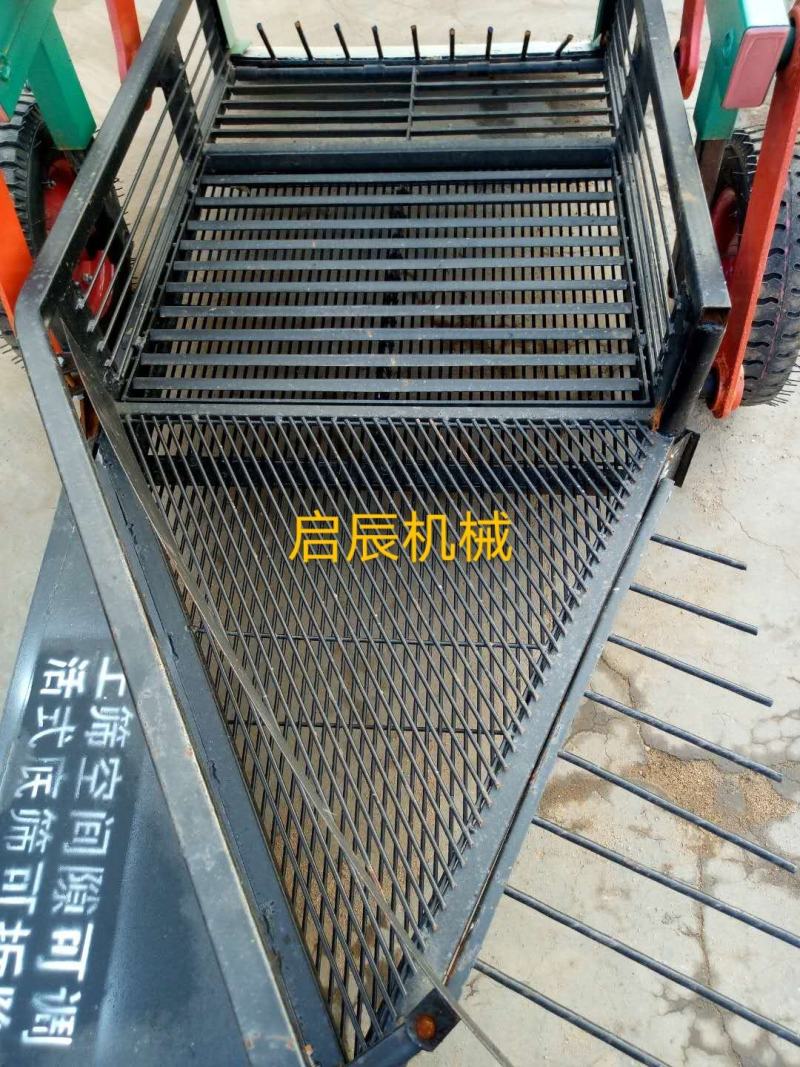 花生收获机单缸多缸四轮拖拉机带振动筛花生收割机挖花生收获