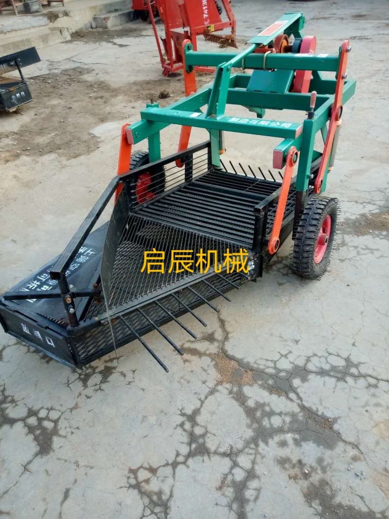 花生收获机单缸多缸四轮拖拉机带振动筛花生收割机挖花生收获