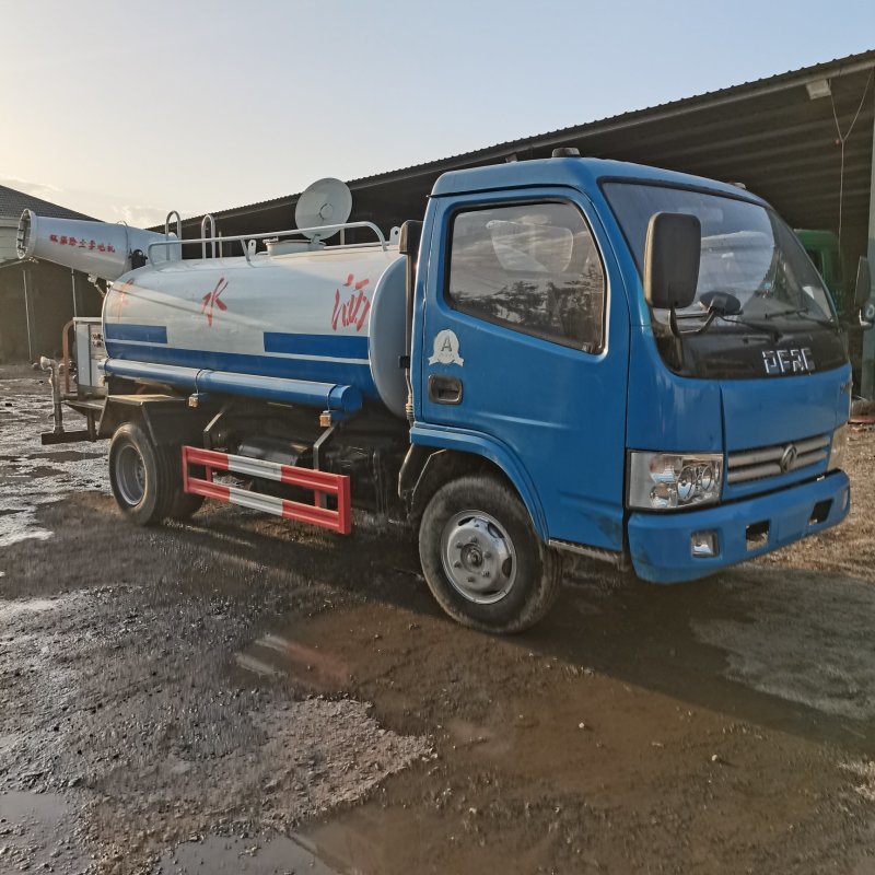 多辆雾炮除尘洒水车12吨工程洒水车出售工厂道路