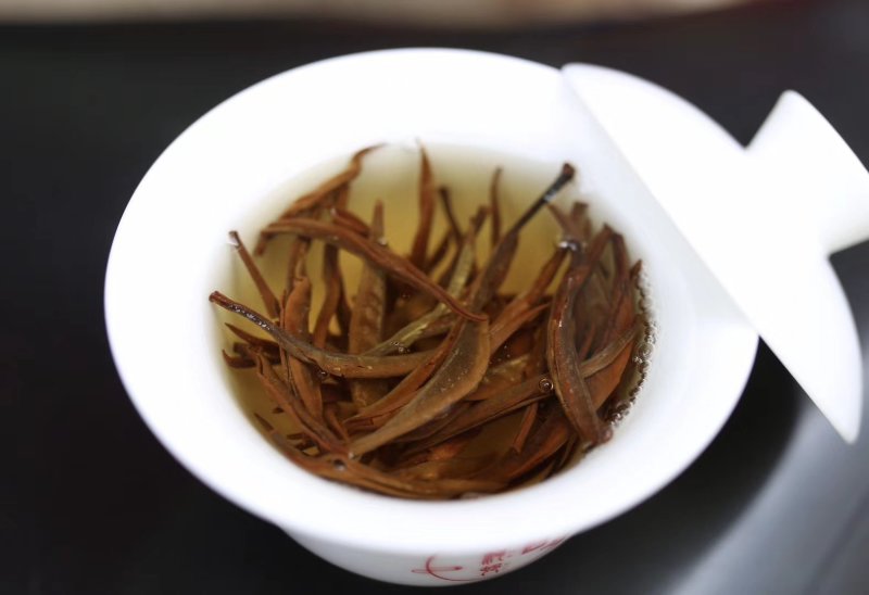滇红茶头春风庆蜜香大金针滇红无染色