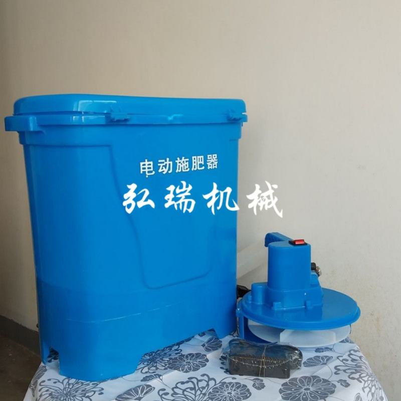 新款高效率电动施肥器，多功能电动施肥器，经济省人力