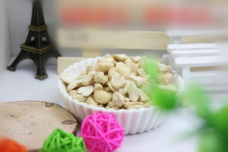 【精品】腰果碎粒大量供应全国发货可视频挑货
