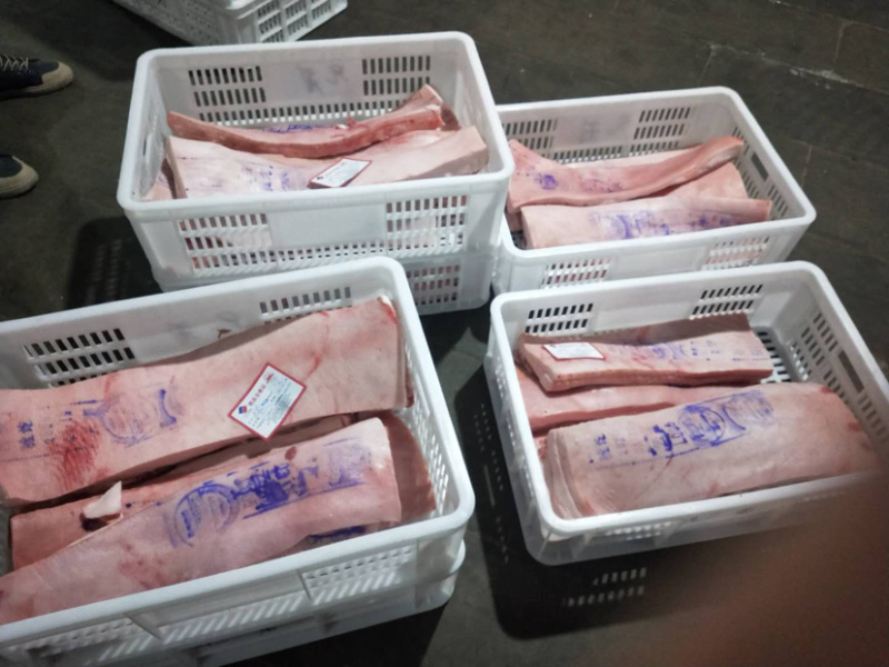 厂家直销脊背肥膘肥肉二指以上的厚度质量保证价格实惠