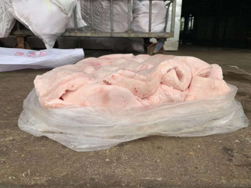 厂家直销脊背肥膘肥肉二指以上的厚度质量保证价格实惠