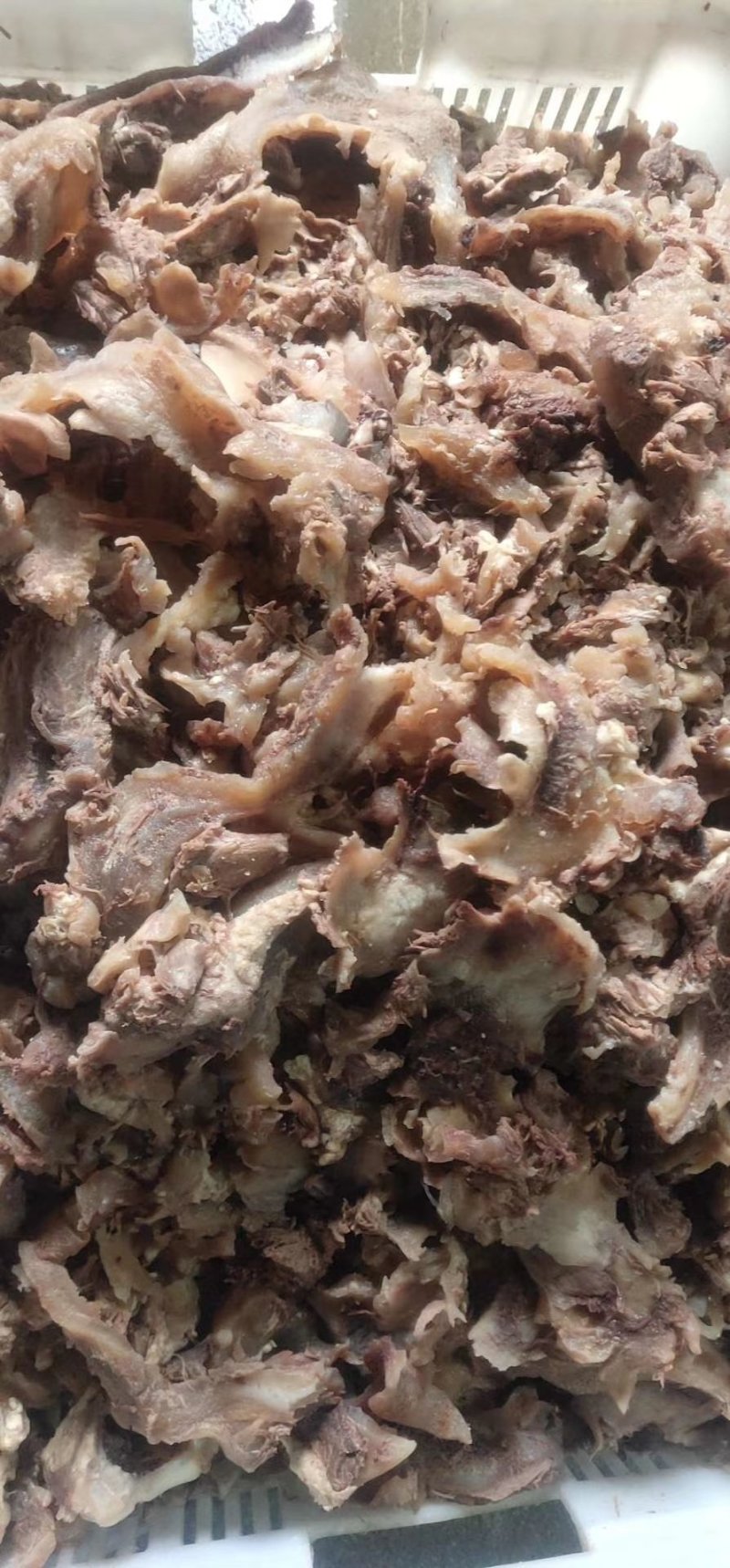 熟剔骨肉，五香味和原味两种，5斤一包，真空包装，