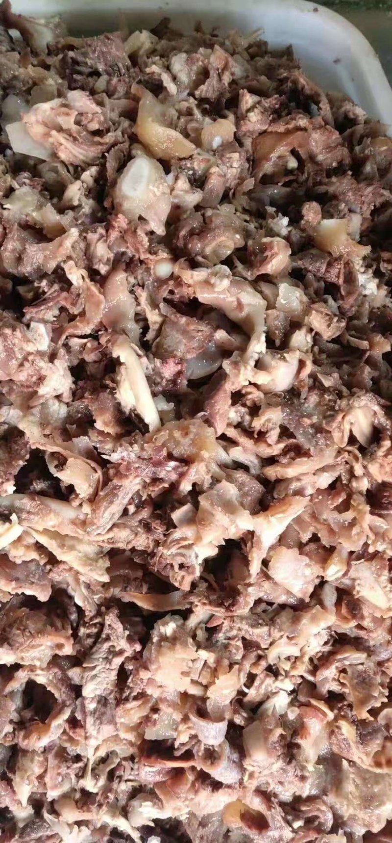 熟剔骨肉，五香味和原味两种，5斤一包，真空包装，