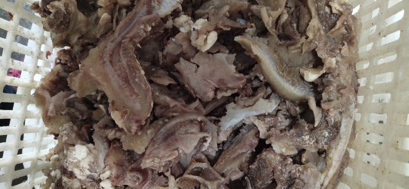 熟剔骨肉，五香味和原味两种，5斤一包，真空包装，