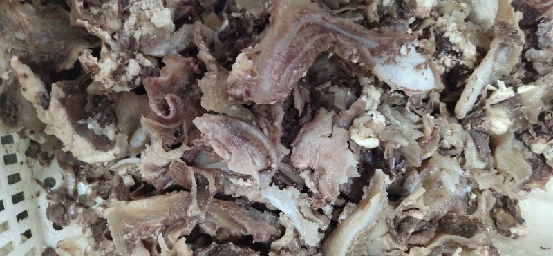 熟剔骨肉，五香味和原味两种，5斤一包，真空包装，