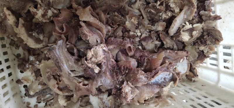 熟剔骨肉，五香味和原味两种，5斤一包，真空包装，