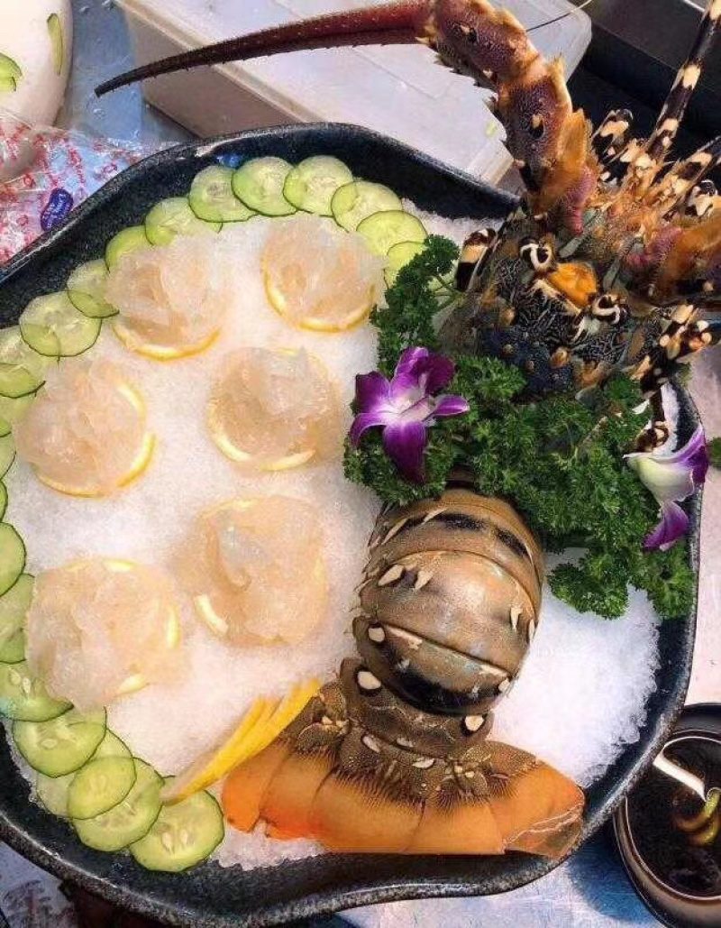 高端食材龙虾刺身酒席龙虾，个个鲜美，