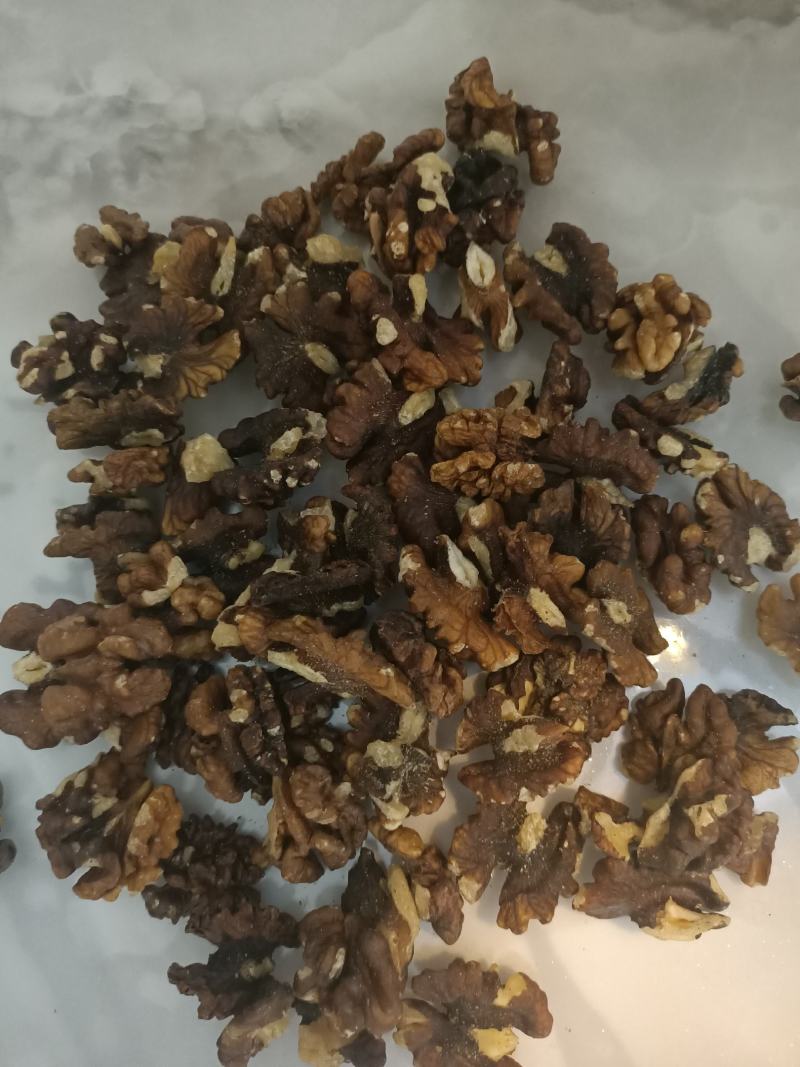 新疆，黑红仁无臭仁干瘪仁