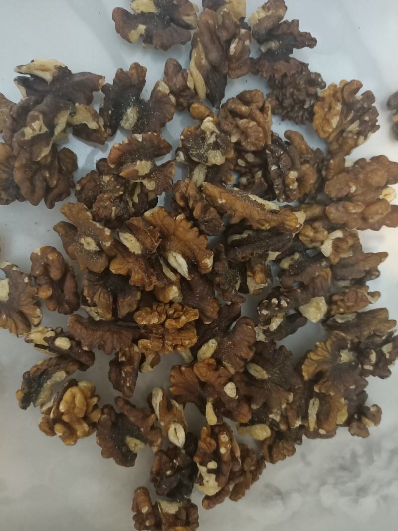 新疆，黑红仁无臭仁干瘪仁