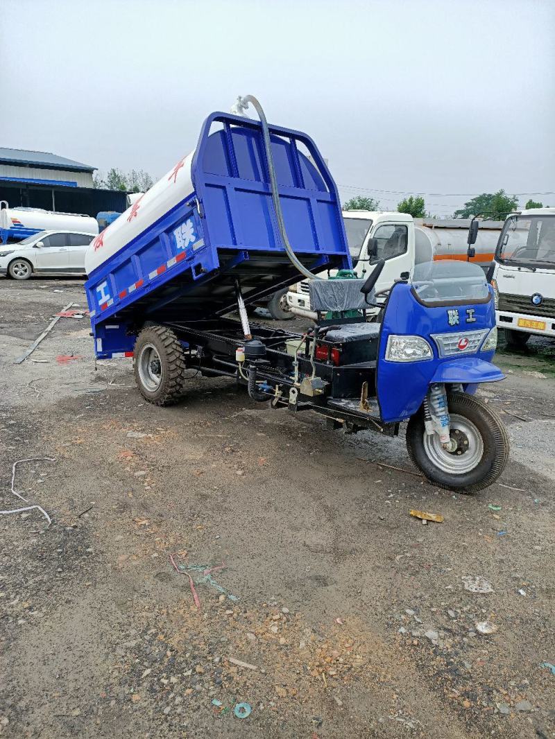 吸粪车，三轮吸粪车，吸粪车多少钱，半封闭吸粪车