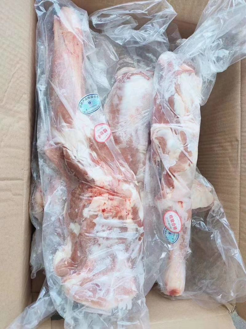 内蒙古锡林郭勒羔羊前腿，6至8条装。肉质鲜美。