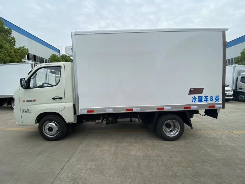 福田祥菱M后双轮冷藏车，定制款