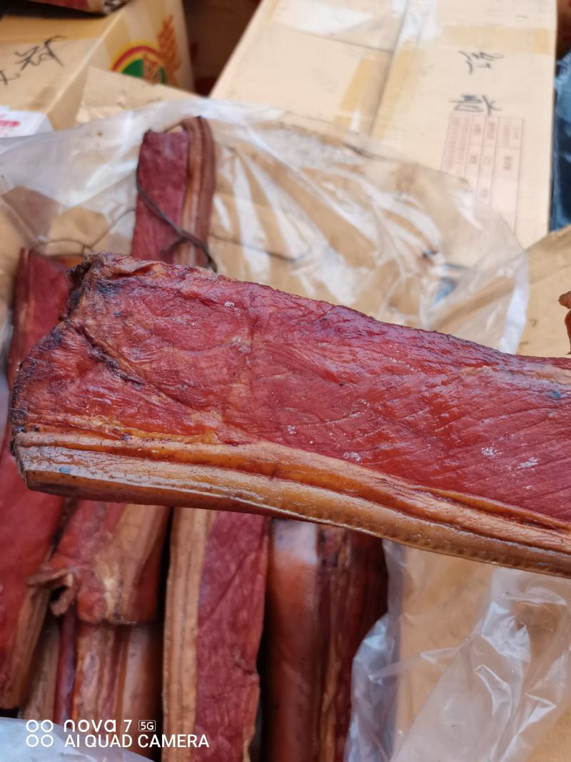 烟熏前腿腊肉，，，，，，。。。。。。。。。。