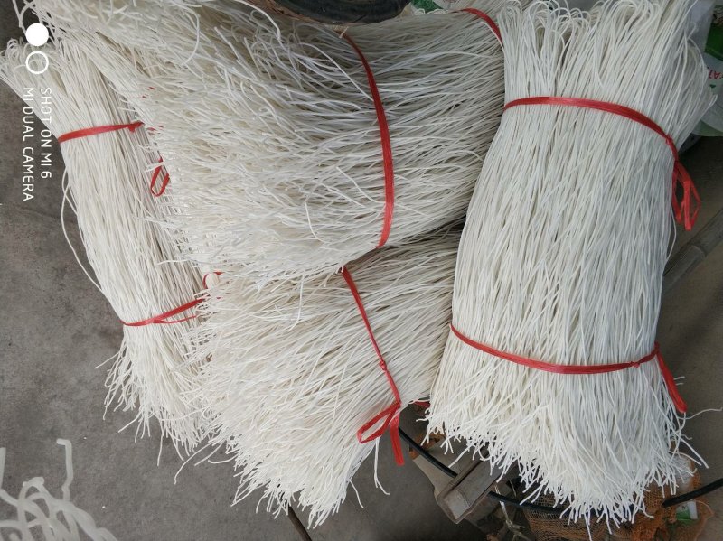 自家生产的纯土豆粉条，不添加任何添加剂，质量保证，