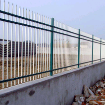 适合做院墙的围栏，工厂围墙网栏，庭院围栏，美观牢固