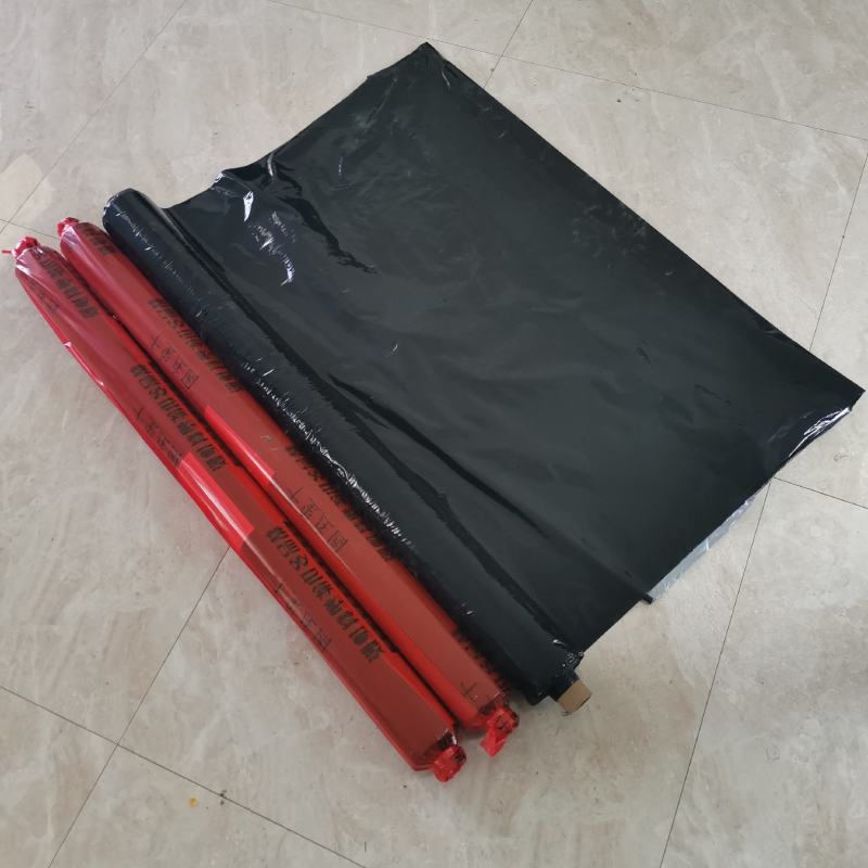 优质黑银反光地膜，纯进口原料，除草，反光，保湿等多功能地