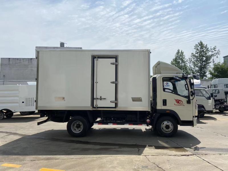 重汽豪沃4.2米国五国六冷藏车