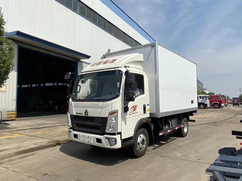 重汽豪沃4.2米国五国六冷藏车