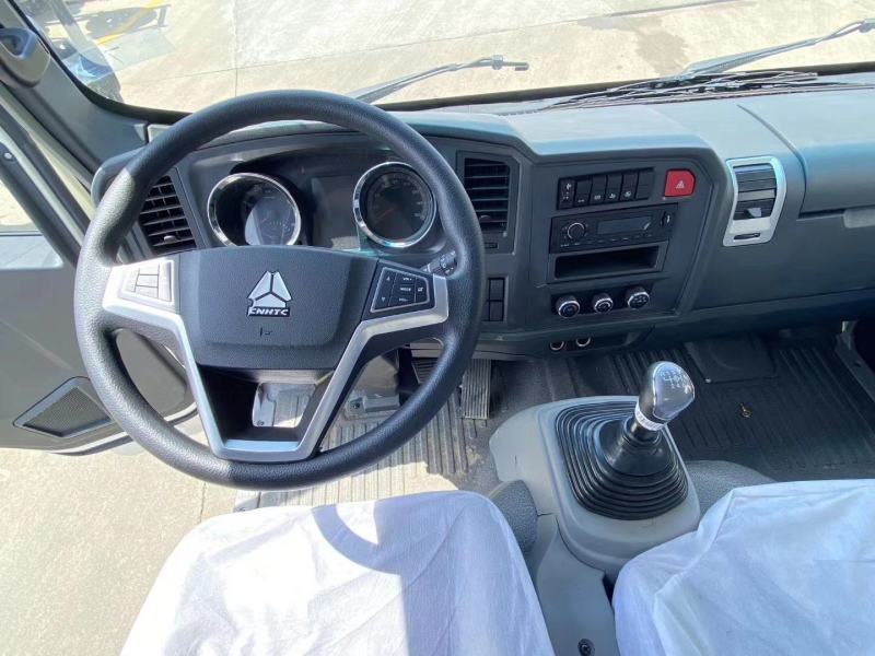 重汽豪沃4.2米国五国六冷藏车