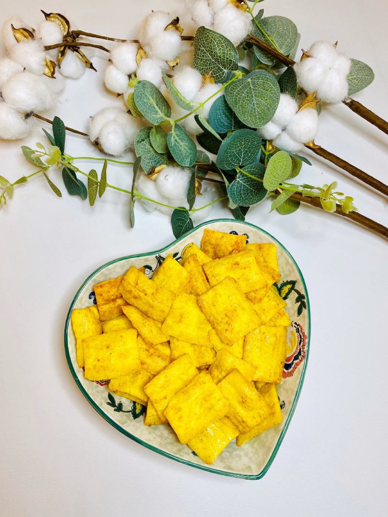地锅脆片105克烧烤味牛排味特产薄脆锅巴零食膨化食品工厂