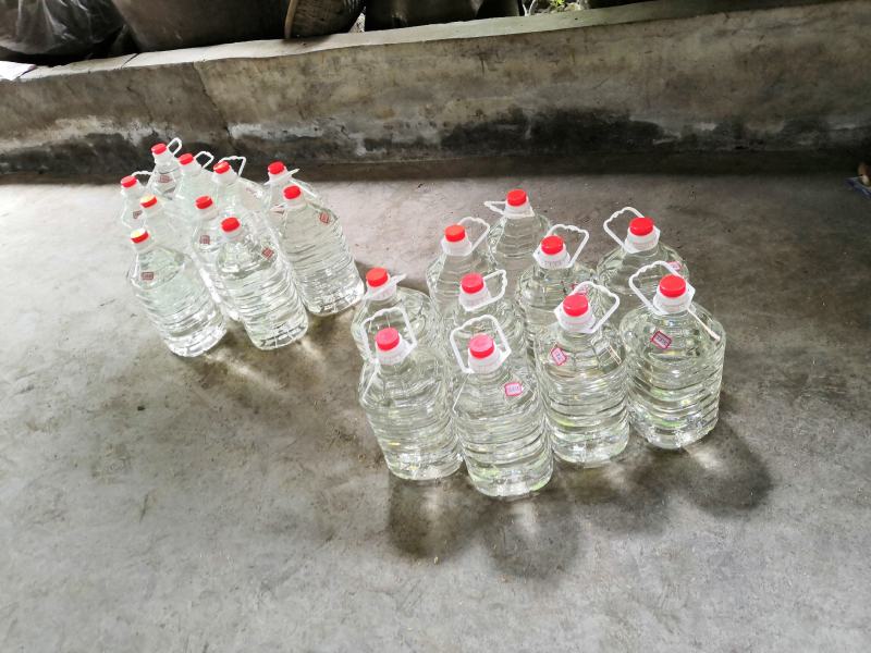 《畅销》包谷酒优质水源上等粮食，古老工业酿制纯酿食白酒