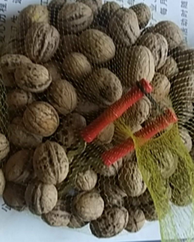 脱皮鲜核桃5斤包邮35元，产地直供！