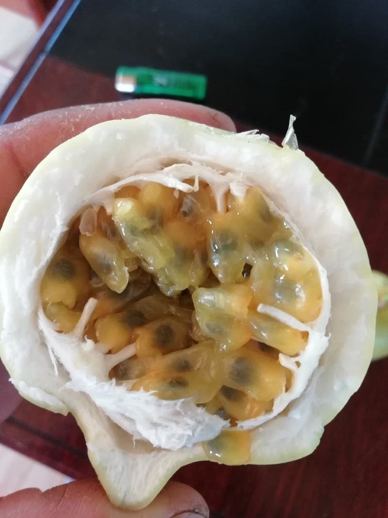 黄金百香果，产地直发，新鲜采摘！
